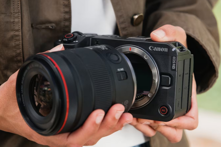 Canon EOS R6 V Resmi Diluncurkan: Kamera Hybrid Baru dengan Pendingin Internal dan Fokus Lebih Kuat untuk Video
